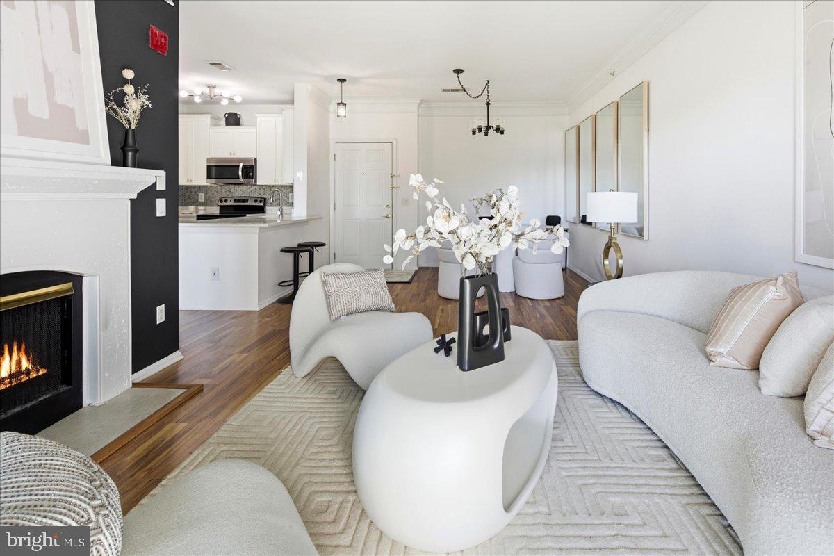 GATES OF MCLEAN - Residential