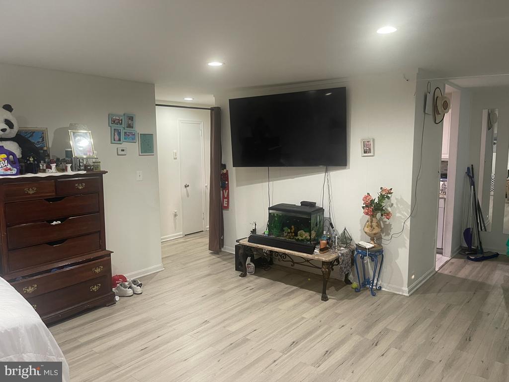 HOLLY HILL CONDOMINIUMS - Residential