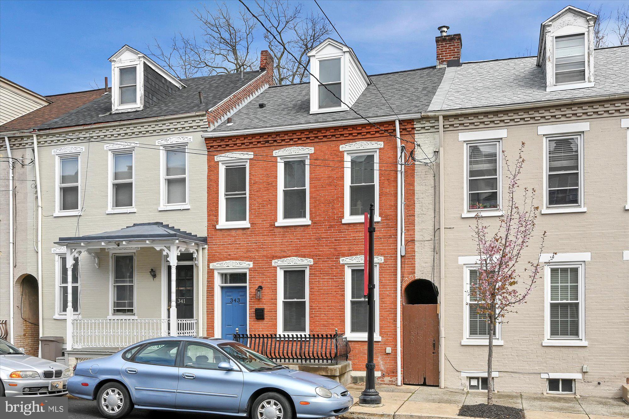 DOWNTOWN LANCASTER - Residential