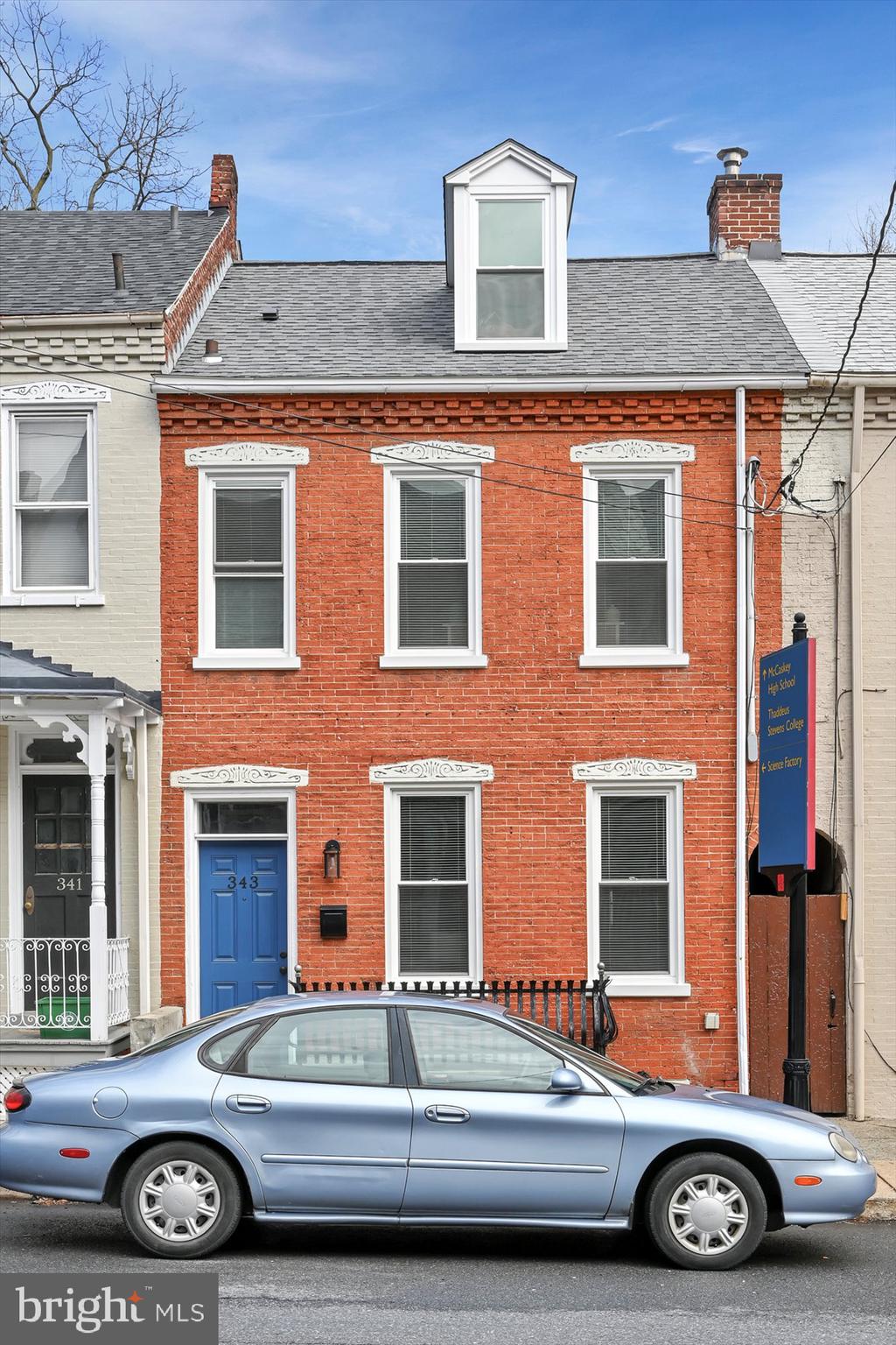 DOWNTOWN LANCASTER - Residential