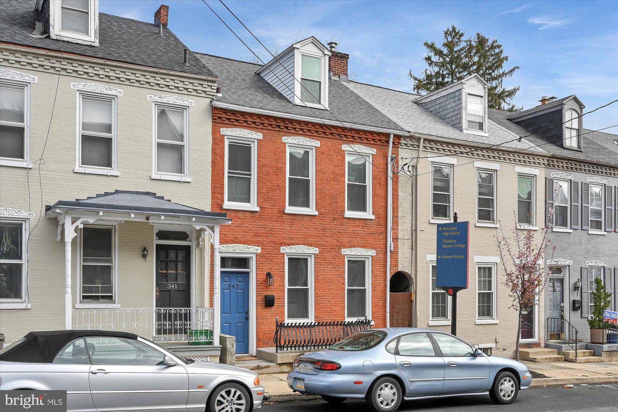 DOWNTOWN LANCASTER - Residential