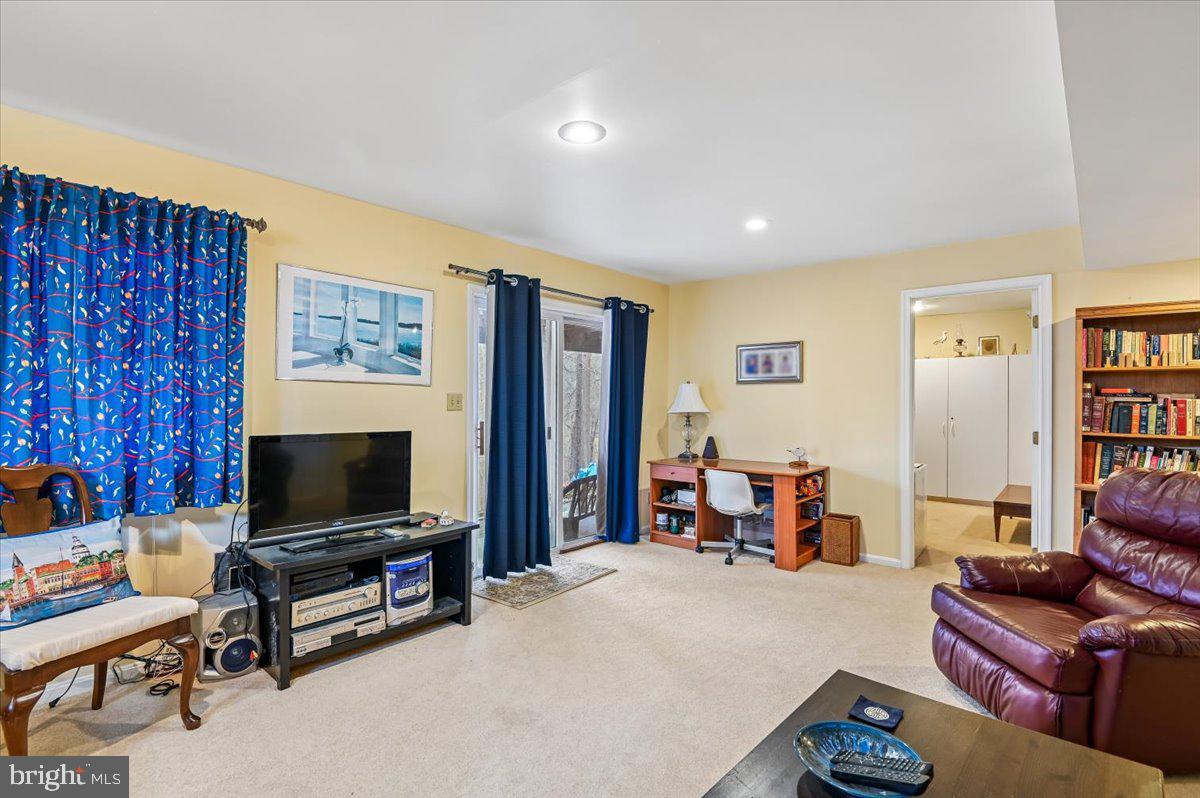 CARRIAGE HILLS - Residential