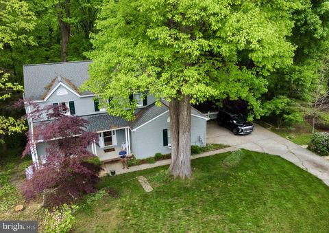 Photo of 1070 Foxcroft Run, ANNAPOLIS, MD 21401 (MLS # MDAA2140616)