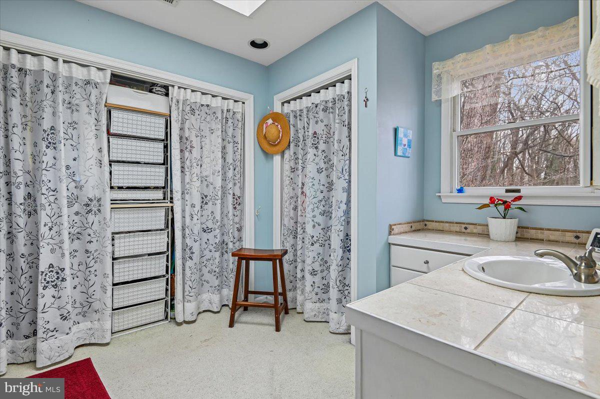 CARRIAGE HILLS - Residential