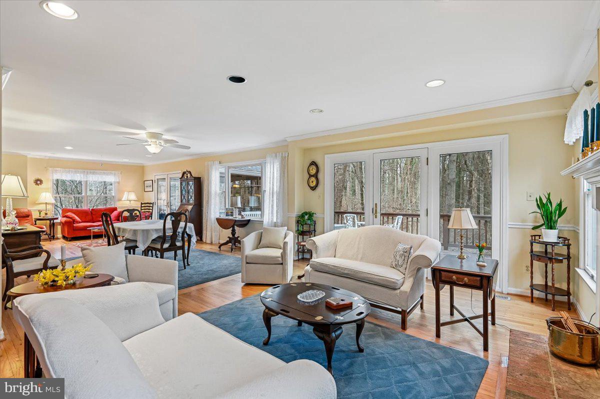 CARRIAGE HILLS - Residential