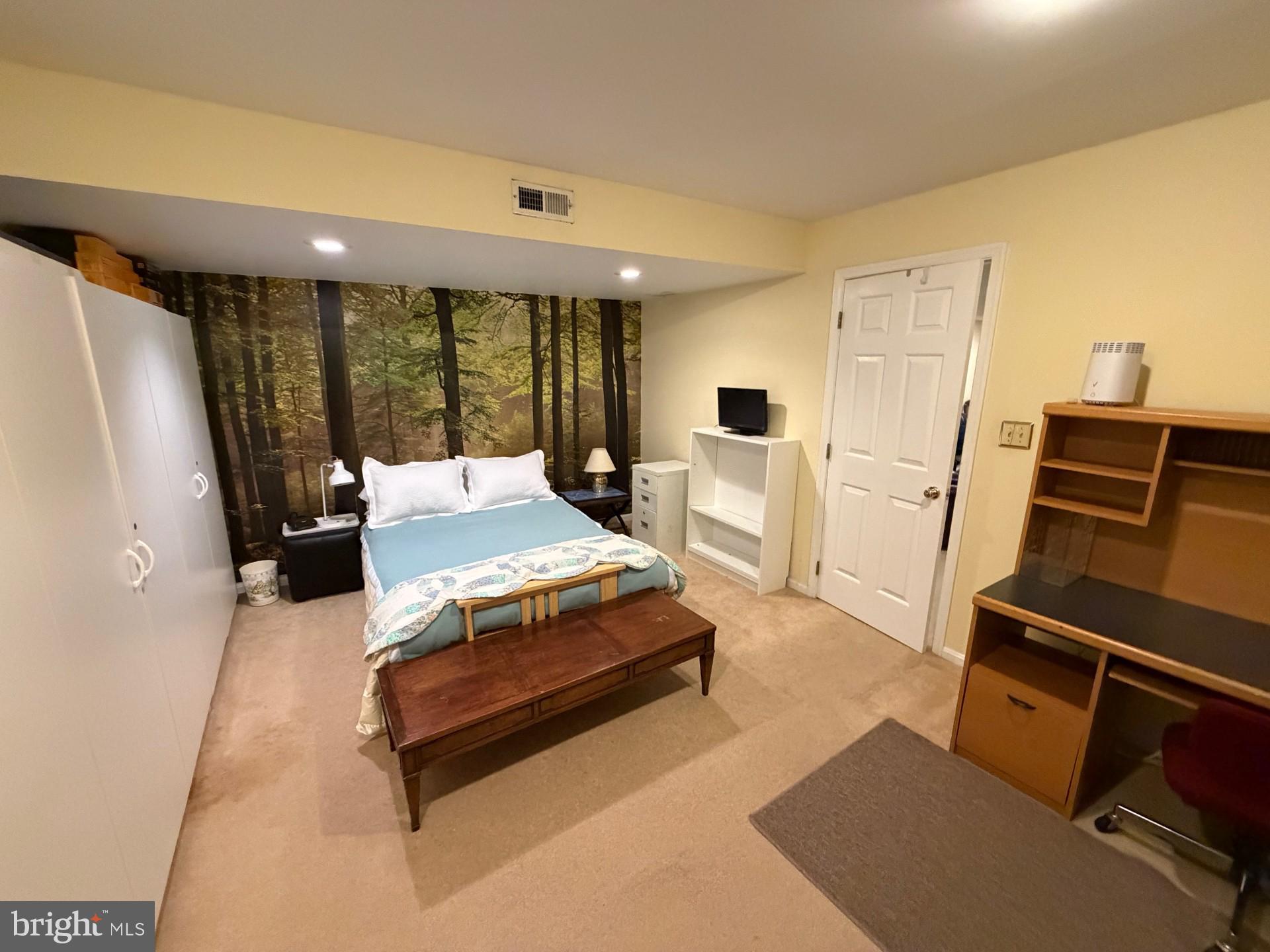 CARRIAGE HILLS - Residential
