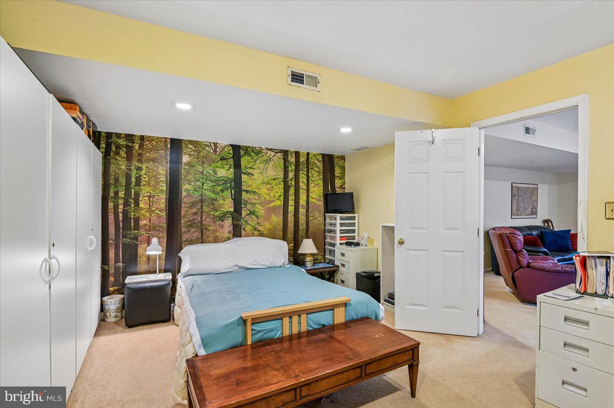 CARRIAGE HILLS - Residential