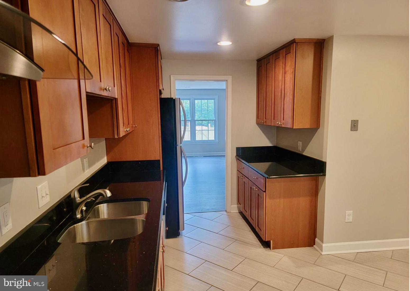 8029 SLEEPY VIEW LANE