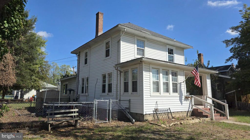 Photo of 100 3rd SE Avenue, GLEN BURNIE, MD 21061 (MLS # MDAA2128114)