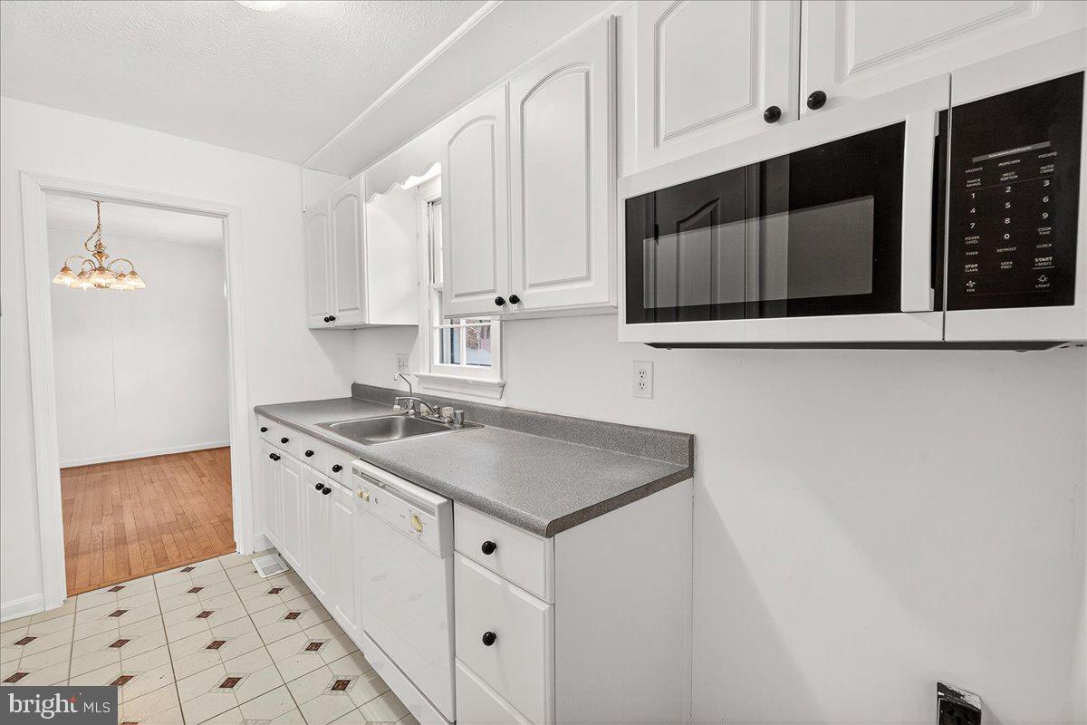 OLD ORCHARD ESTATES - Residential