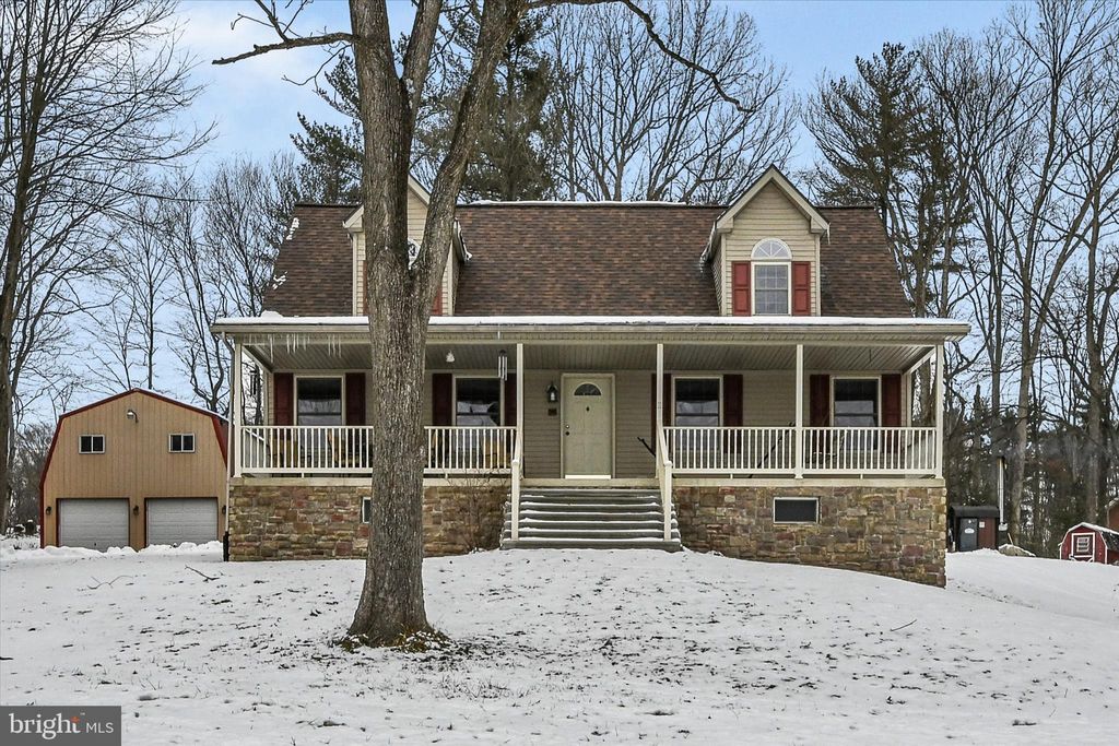 Photo of 70 Oak Grove Road, PINE GROVE, PA 17963 (MLS # PASK2024866)