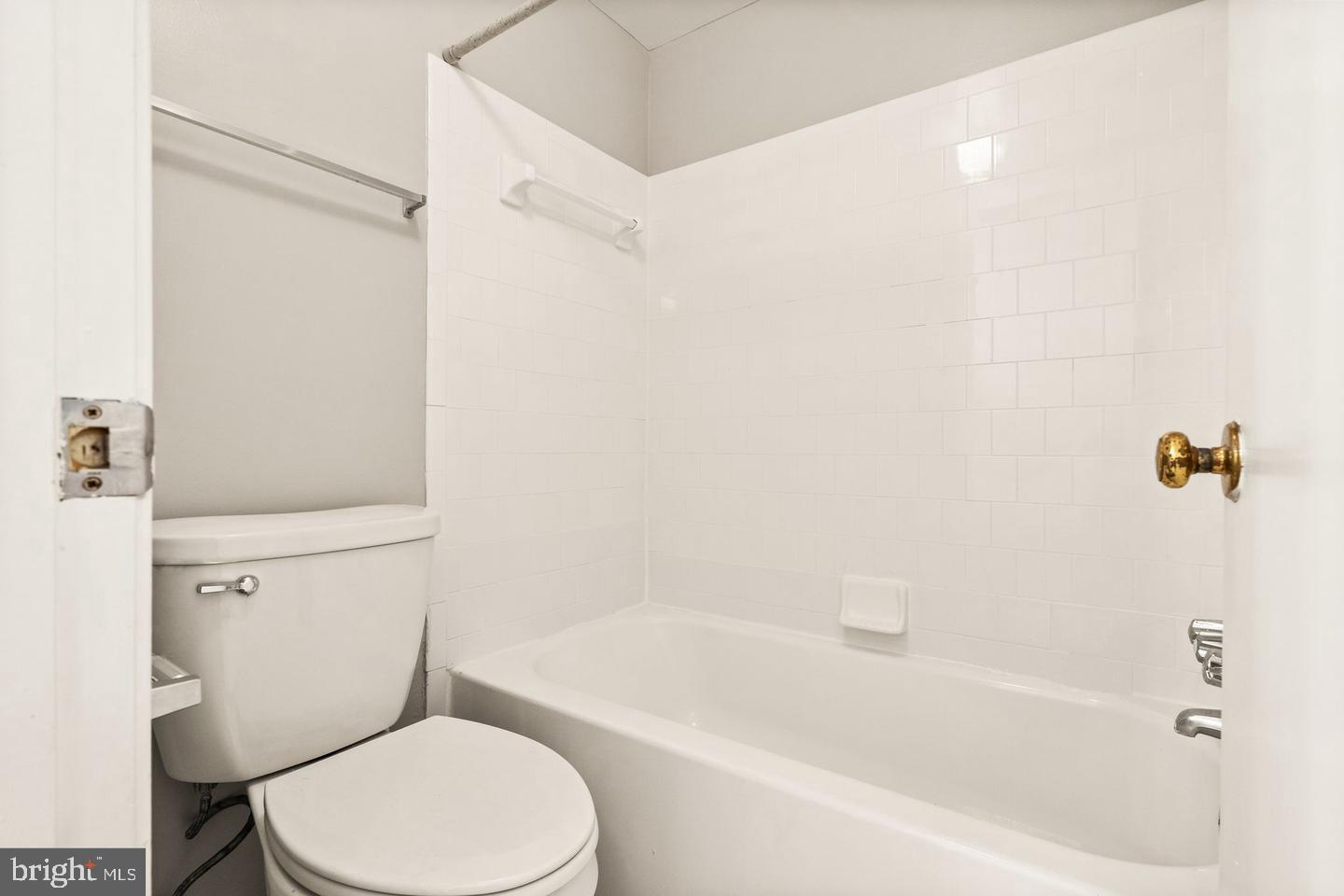 PEMBROOK VILLAGE - Residential Lease