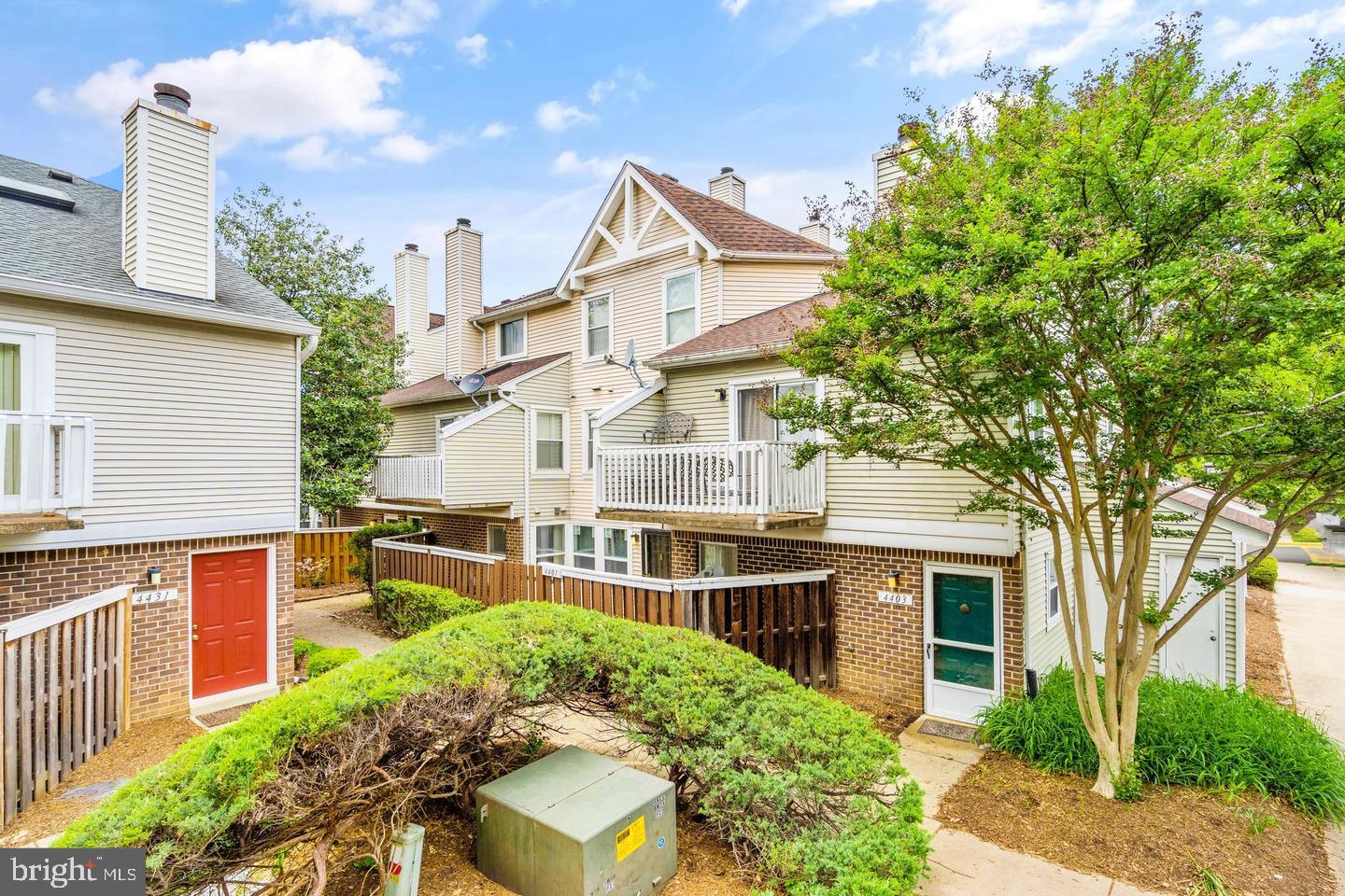 PEMBROOK VILLAGE - Residential Lease