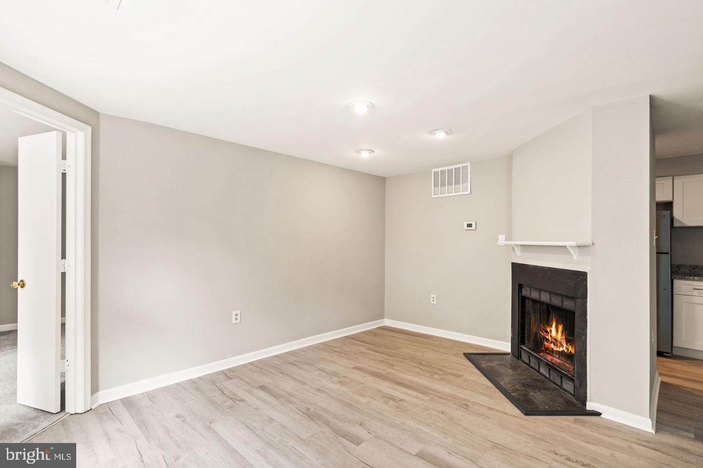 PEMBROOK VILLAGE - Residential Lease