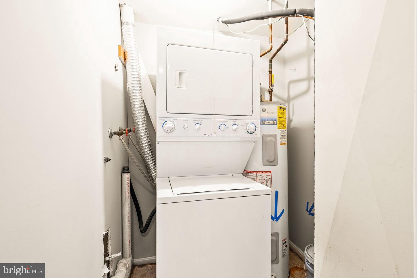 PEMBROOK VILLAGE - Residential Lease