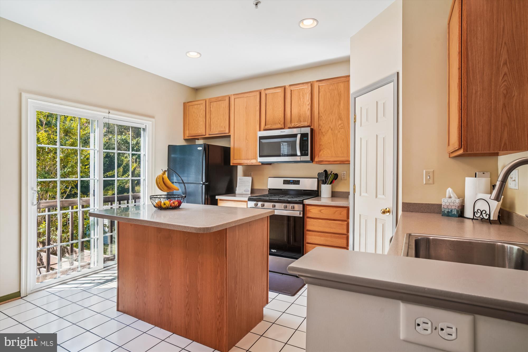 TWIN ARCH CROSSING - Residential