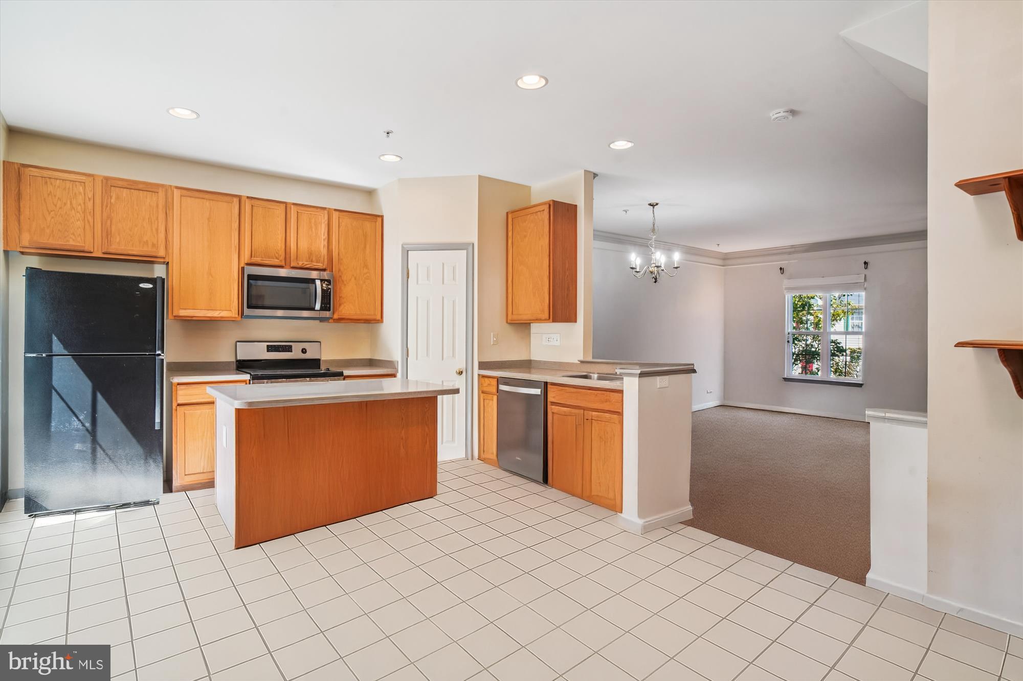 TWIN ARCH CROSSING - Residential