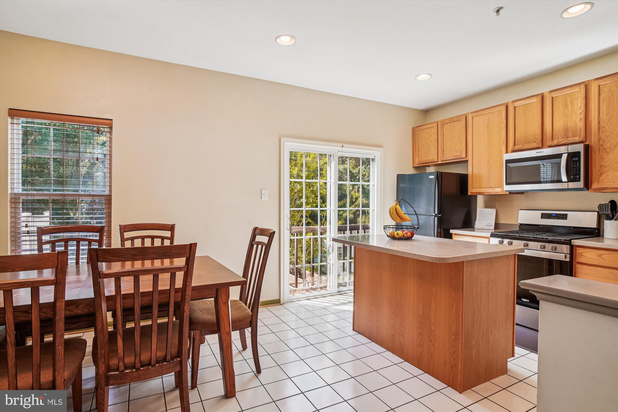 TWIN ARCH CROSSING - Residential