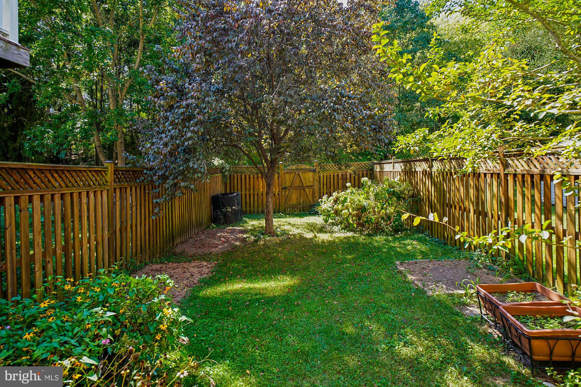 TWIN ARCH CROSSING - Residential