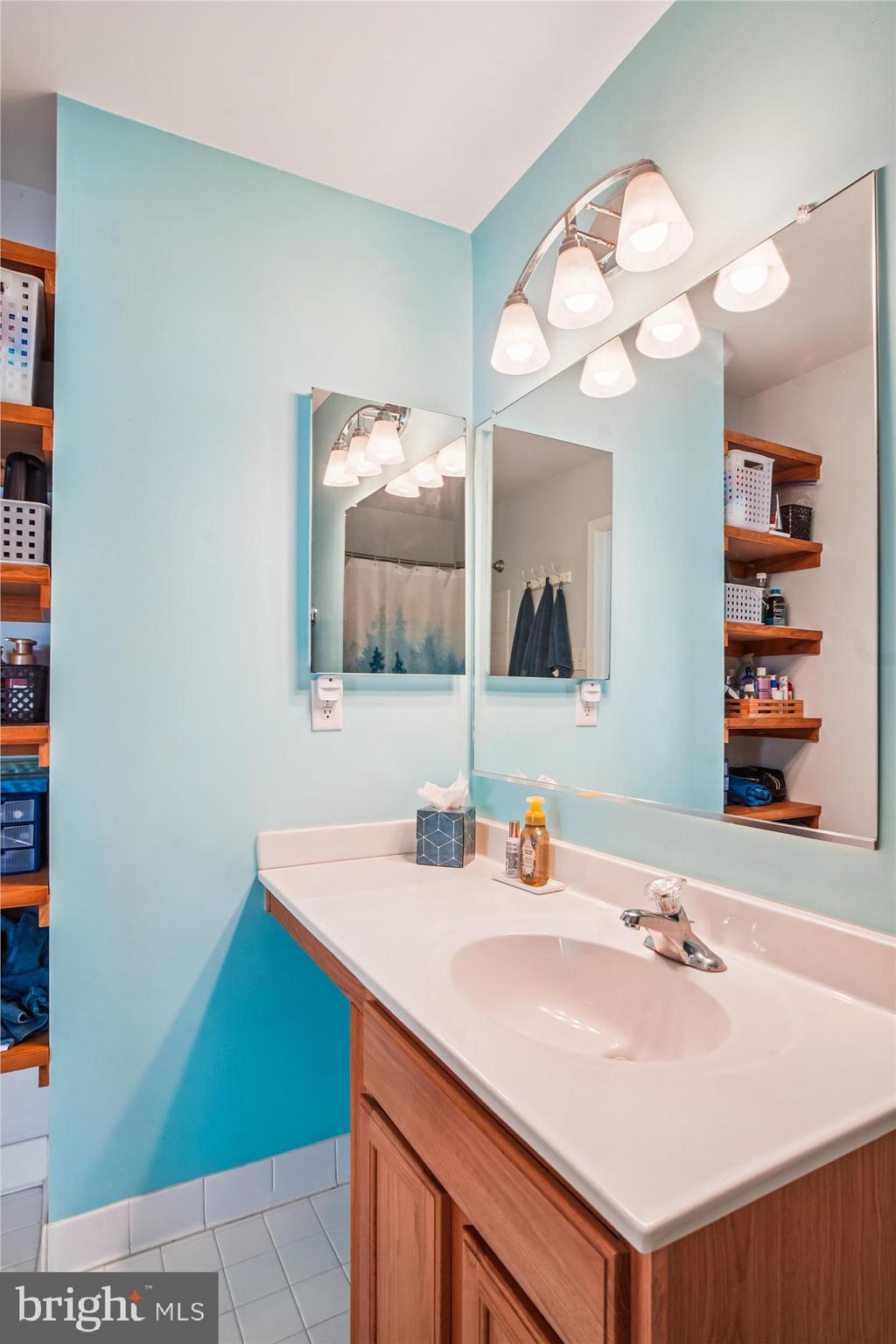 TWIN ARCH CROSSING - Residential