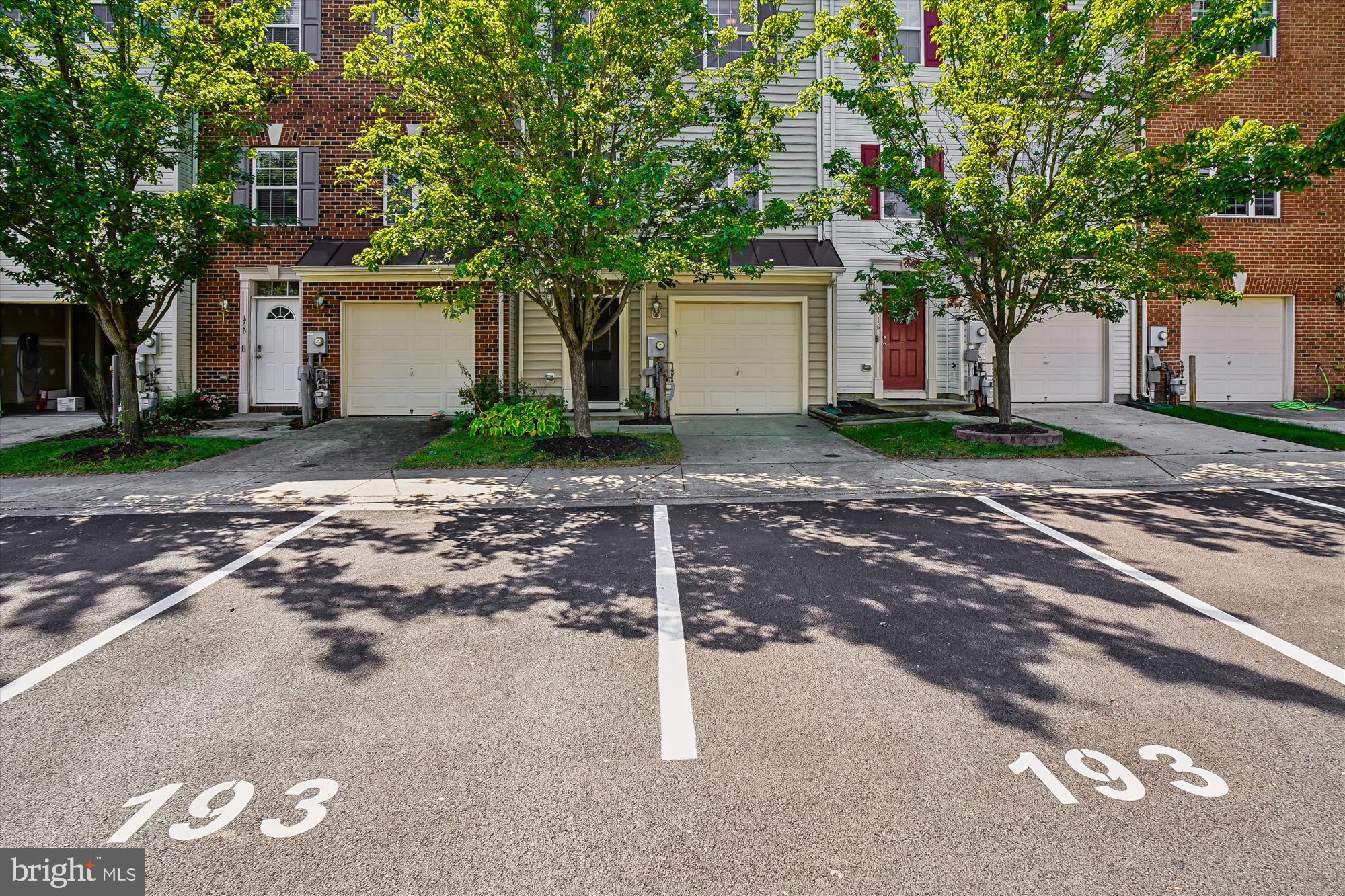 TWIN ARCH CROSSING - Residential