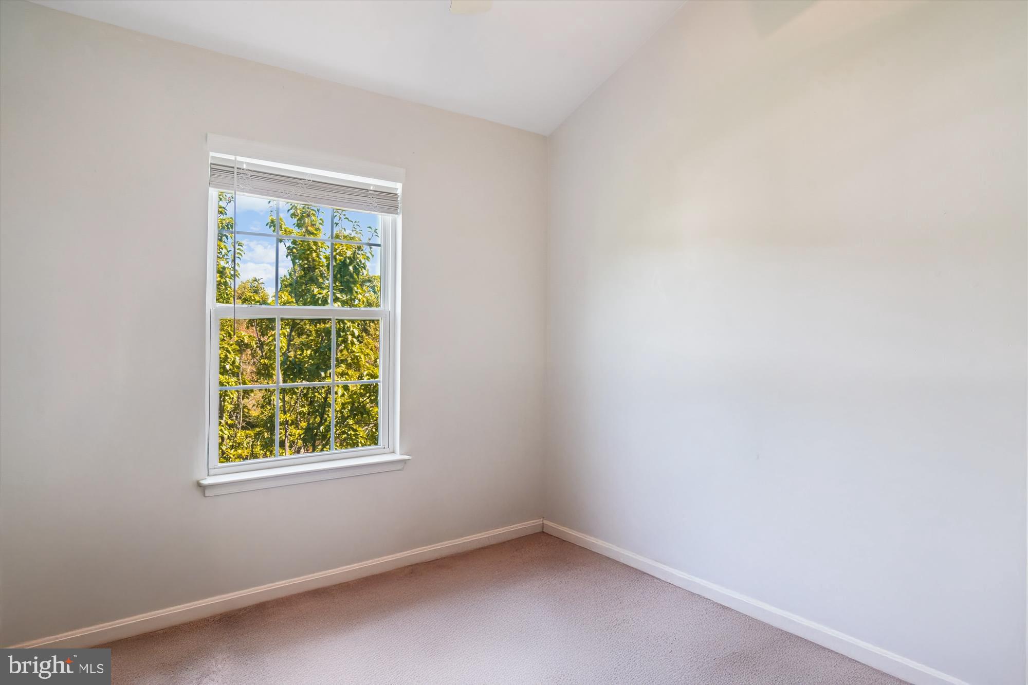 TWIN ARCH CROSSING - Residential