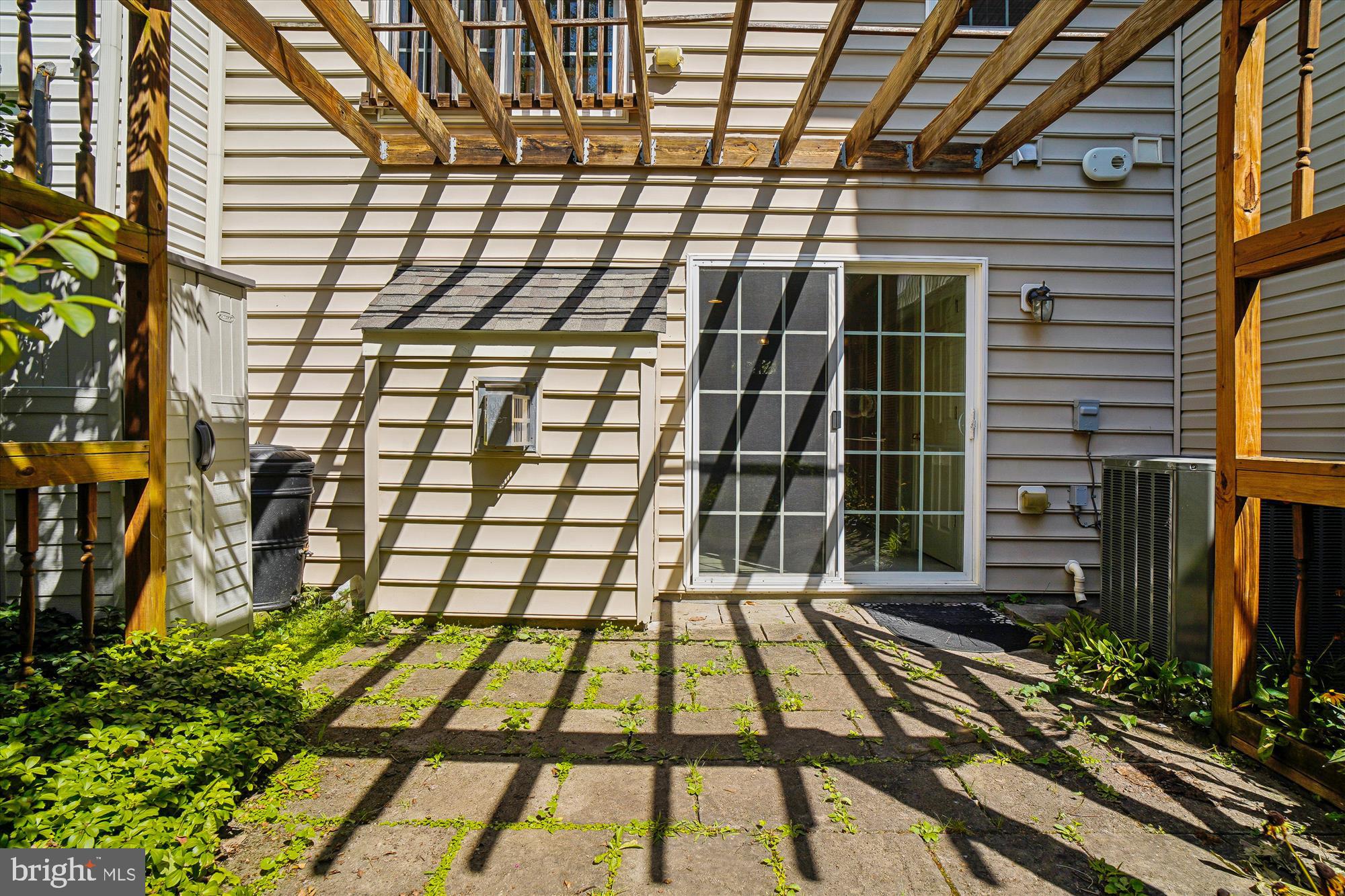 TWIN ARCH CROSSING - Residential