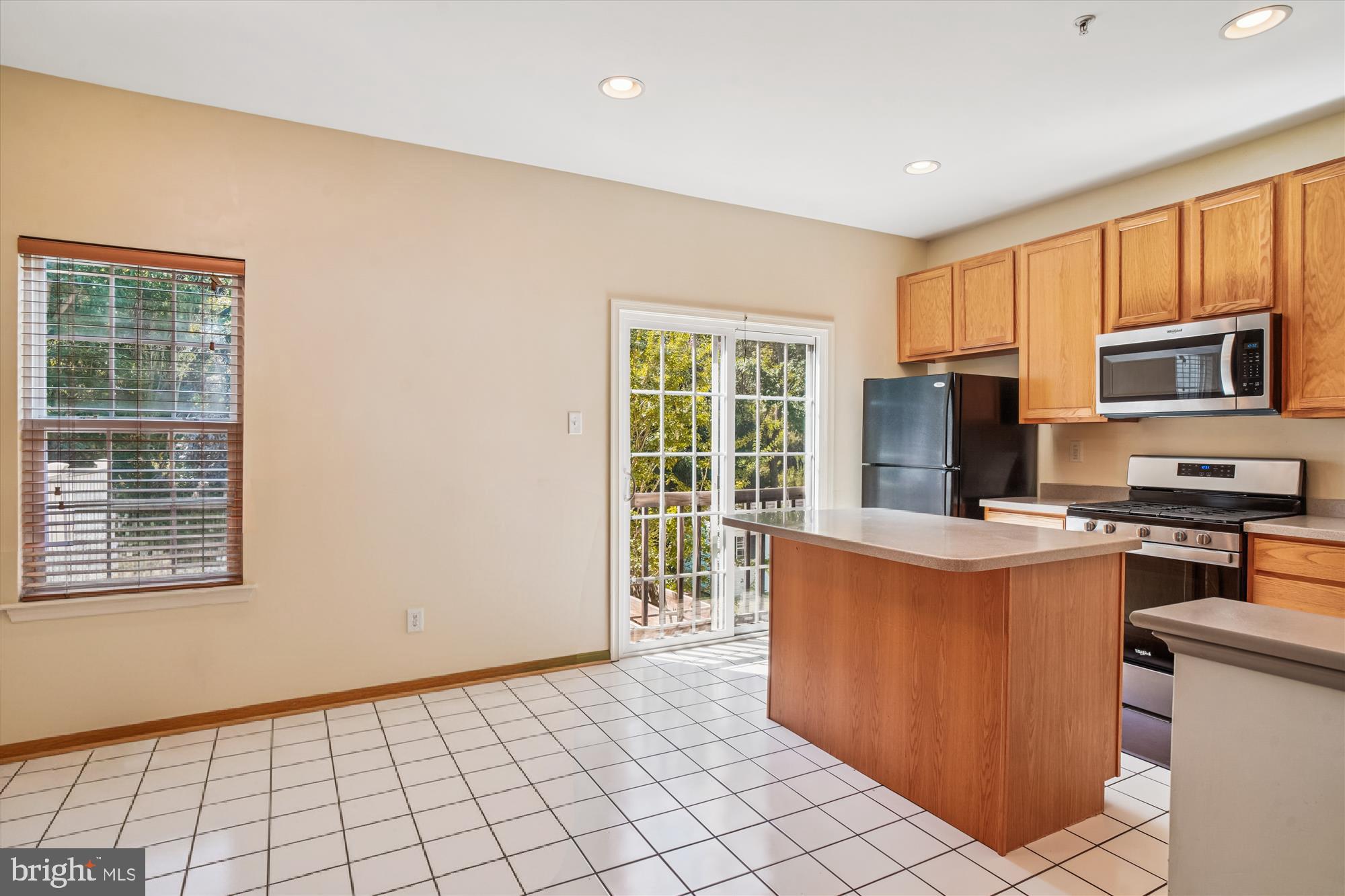 TWIN ARCH CROSSING - Residential