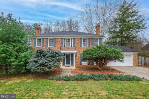 Photo of 9 Trailridge Court, POTOMAC, MD 20854 (MLS # MDMC2220466)