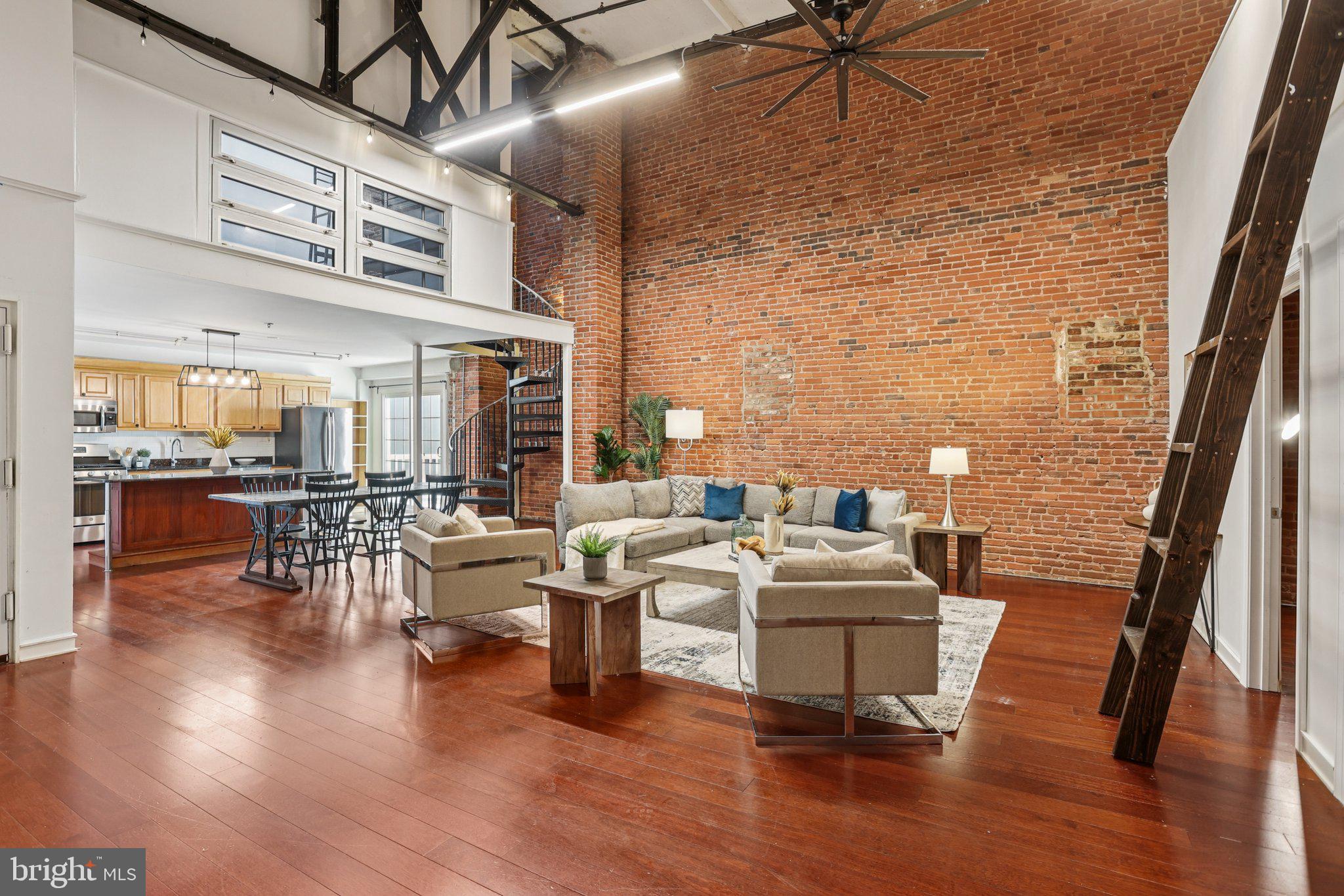 810 N HANCOCK STREET 011