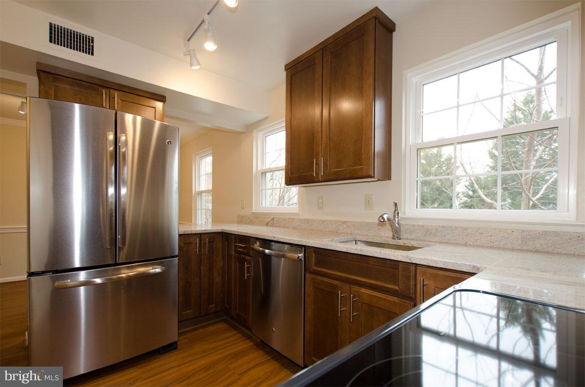 HARBOR TERRACE - Residential Lease