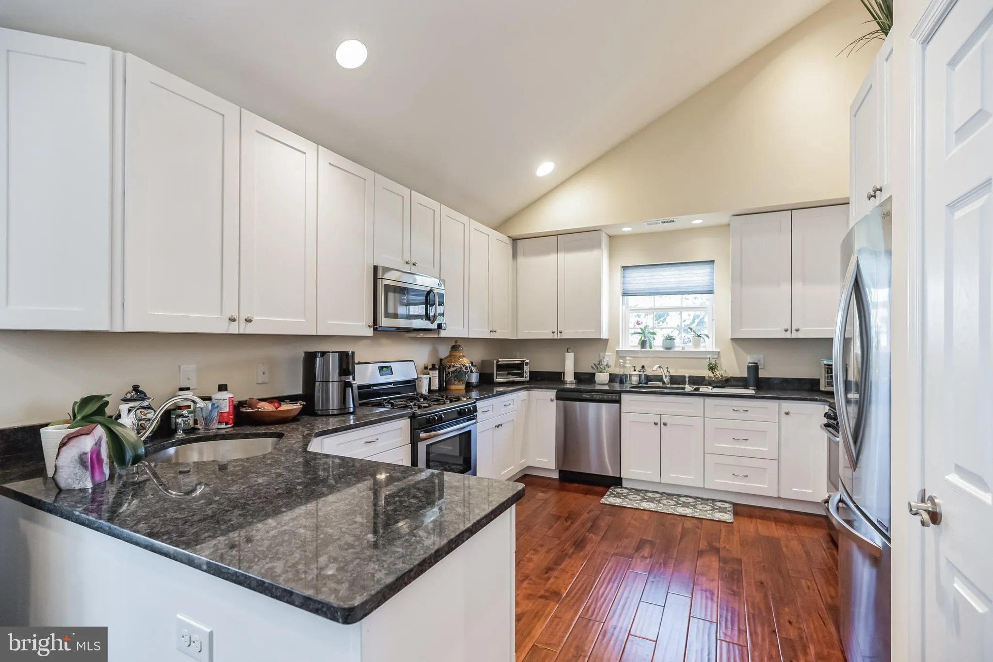 Cherry Hill, New Jersey 08002, United States, 5 Bedrooms Bedrooms, ,3 BathroomsBathrooms,Residential,Active,191126