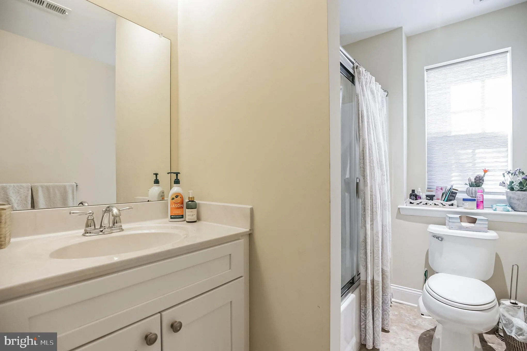 Cherry Hill, New Jersey 08002, United States, 5 Bedrooms Bedrooms, ,3 BathroomsBathrooms,Residential,Active,191126