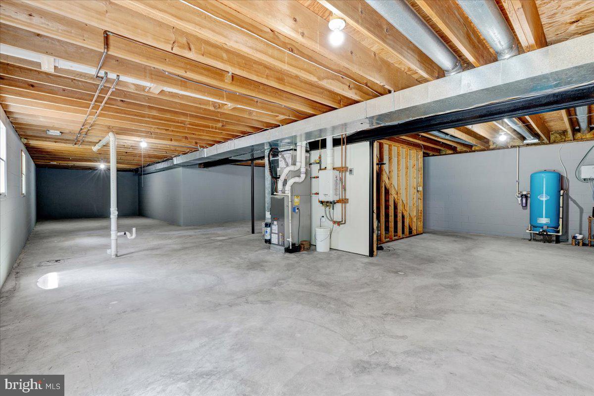 HUNTLEY ESTATES - Residential