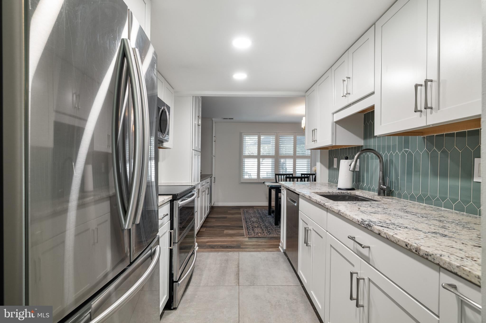 1536 TWISTED OAK DRIVE