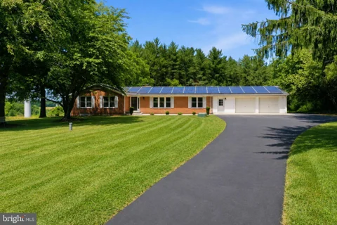 1411 Brighton Dam Road, Brookeville, MD 20833 - #: MDMC2239802