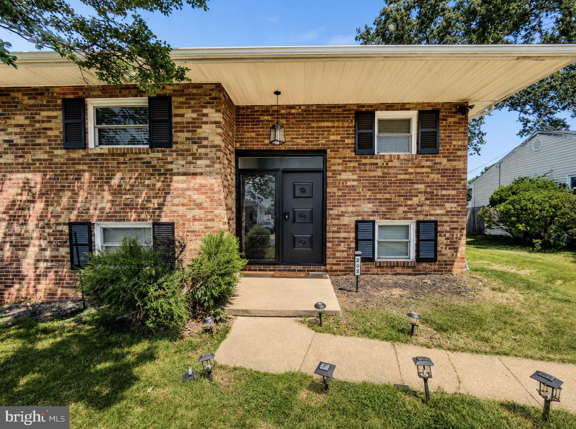292 MACKINTOSH DRIVE