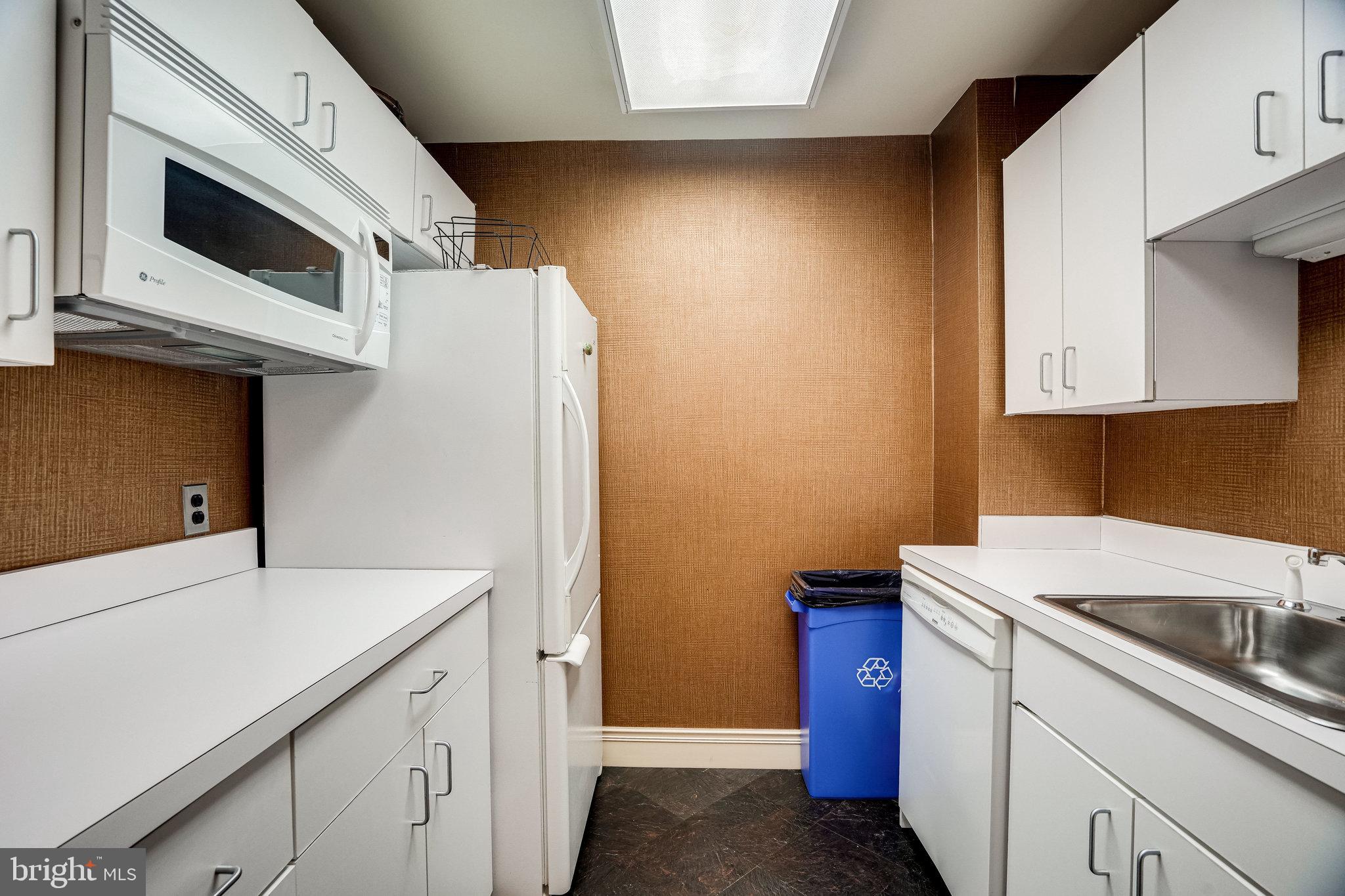 FRIENDSHIP HEIGHTS - Residential Lease