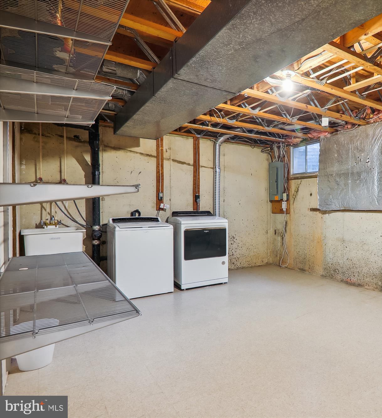 FALLSREACH - Residential Lease