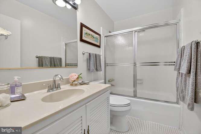 SUMNER SQUARE - Residential