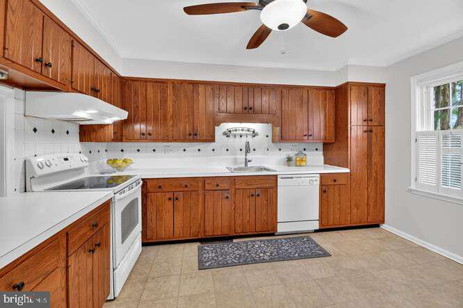 SUMNER SQUARE - Residential