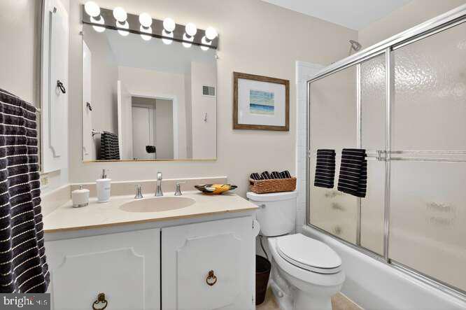 SUMNER SQUARE - Residential