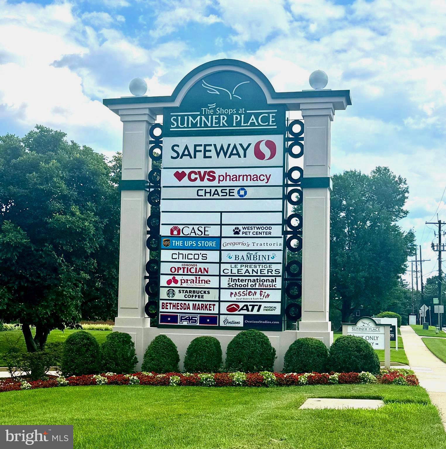 SUMNER SQUARE - Residential