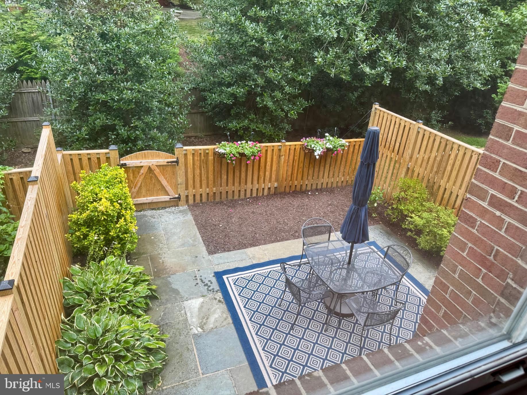 SUMNER SQUARE - Residential