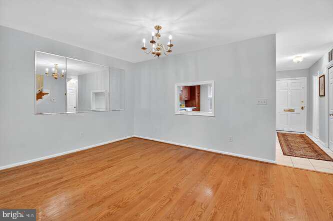 SUMNER SQUARE - Residential