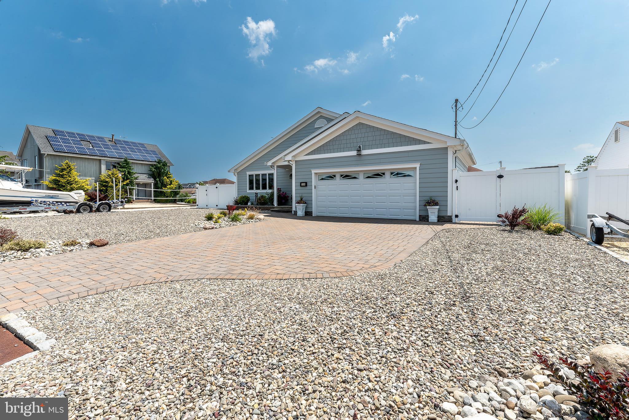 1149 E HICKORY DRIVE