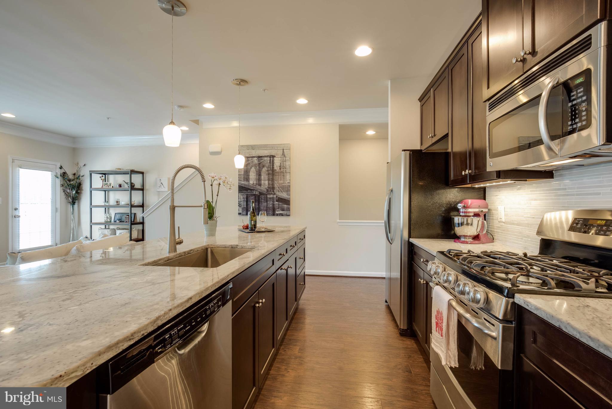 MADISON CRESCENT - Residential