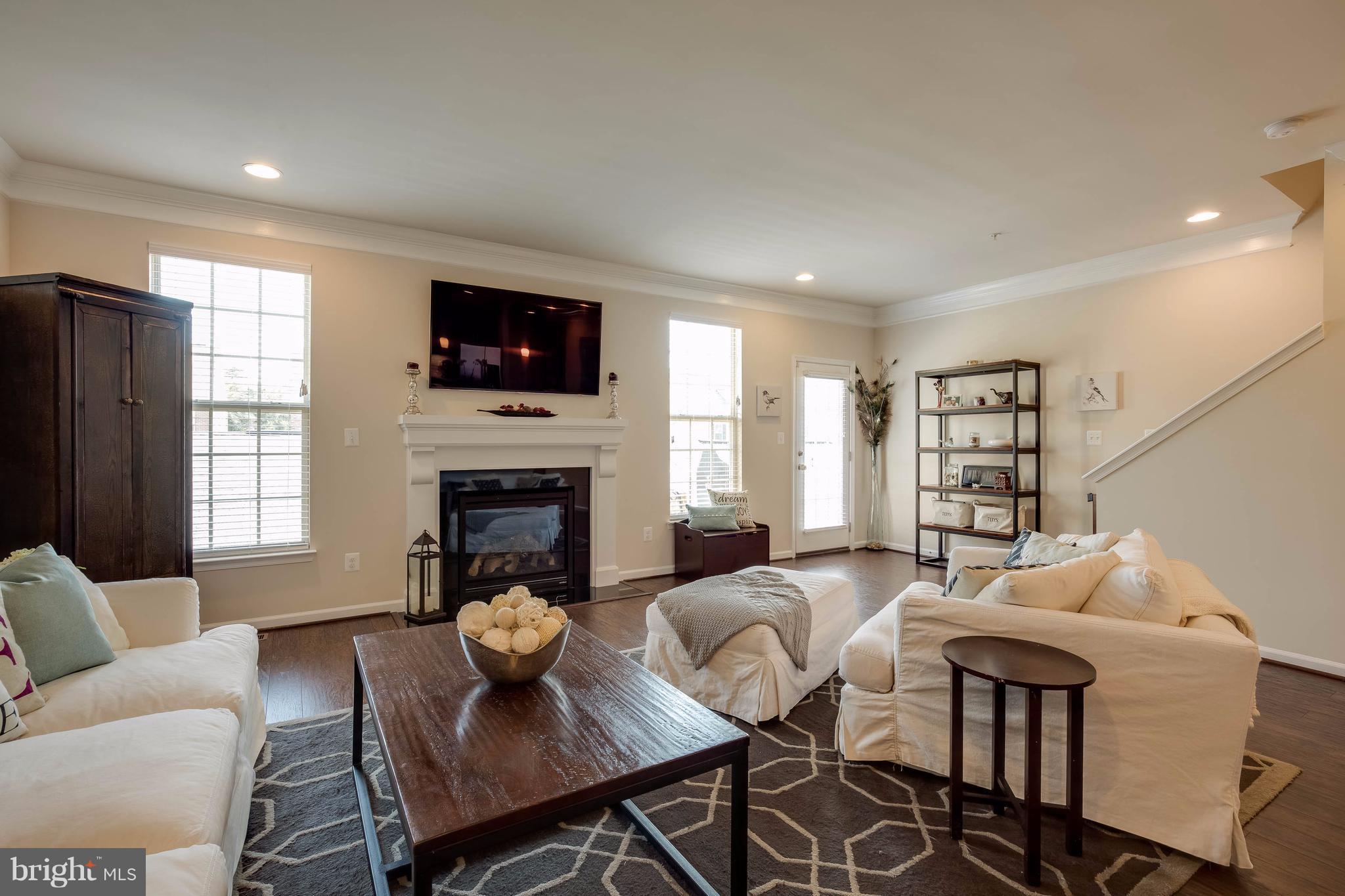 MADISON CRESCENT - Residential