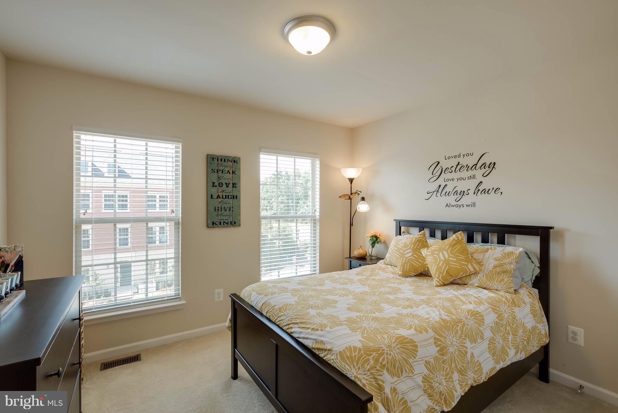 MADISON CRESCENT - Residential