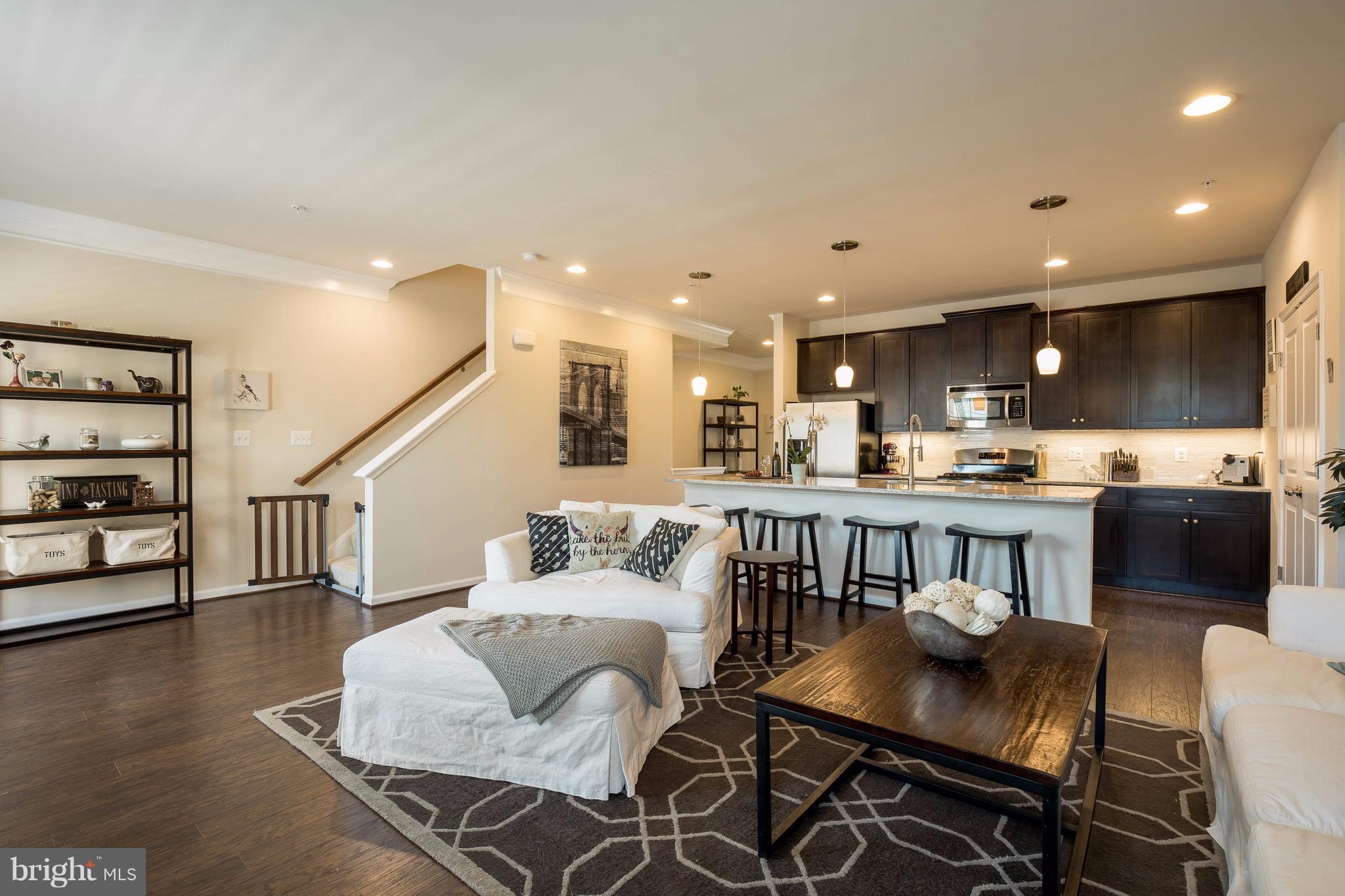 MADISON CRESCENT - Residential